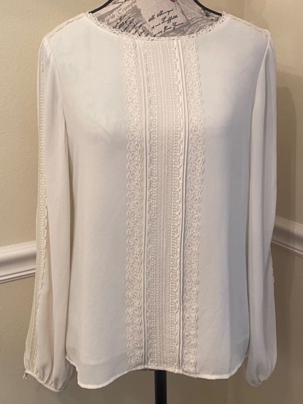 White House Black Market Cream Lace Trim Blouse Size 2 Elegant Long Sleeve Top - Picture 3 of 10